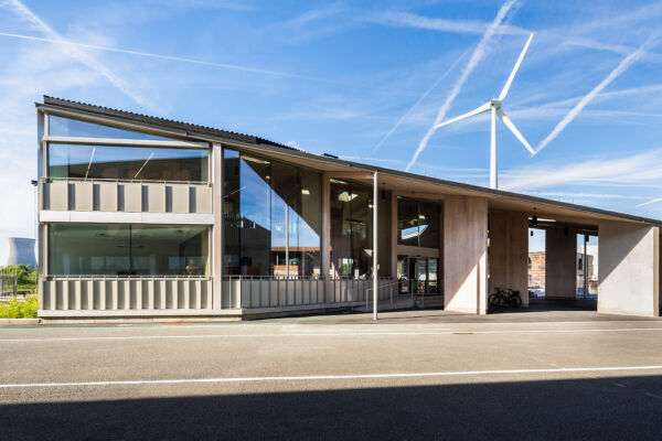 Kantoor v S Invest Desteldonk